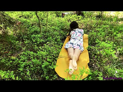 ❤️ Stranger on Tinder Masturbates My Pussy and Fucks Passionately in the woods (En främling på Tinder onanerar min fitta och knullar passionerat i skogen) Pornvideo at sv.pornobot.ru ❌️