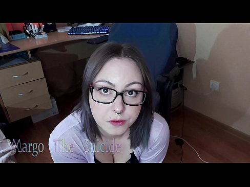 ❤️ Sexig tjej med glasögon suger Dildo djupt på kamera Pornvideo at sv.pornobot.ru ❌️